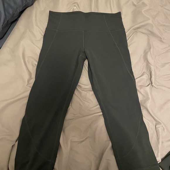 Athleta Mid Rise Salutation Capri - Picture 3 of 4